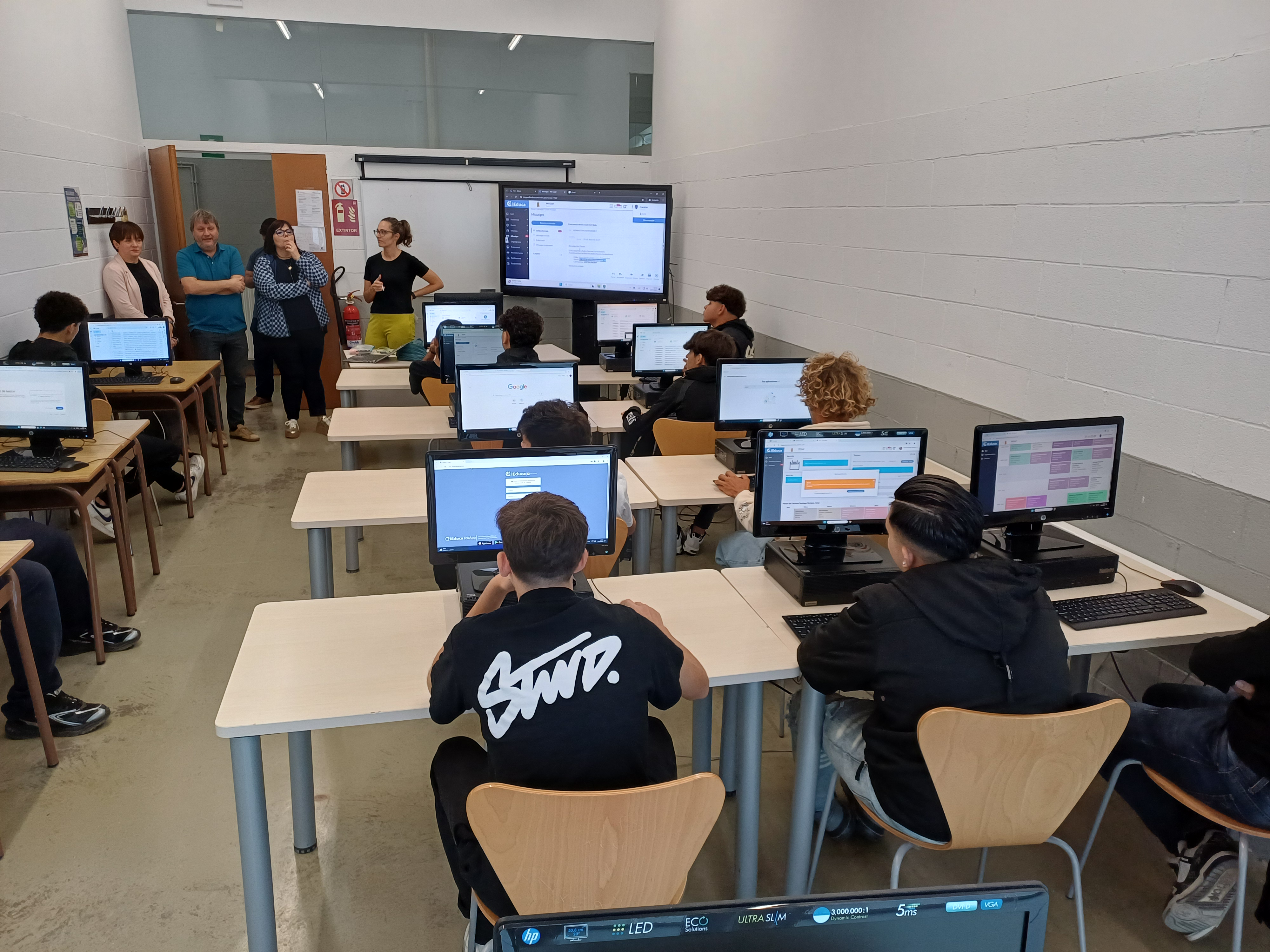 Visita a l'especialitat d'Auxiliar de fontaneria, calefacció i climatització